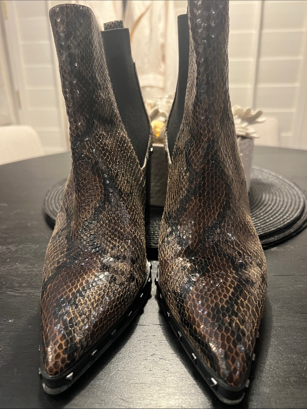 GUC SZ 8M Charles By Charles David Brown Studded Snake Pointed Ankle Bootie